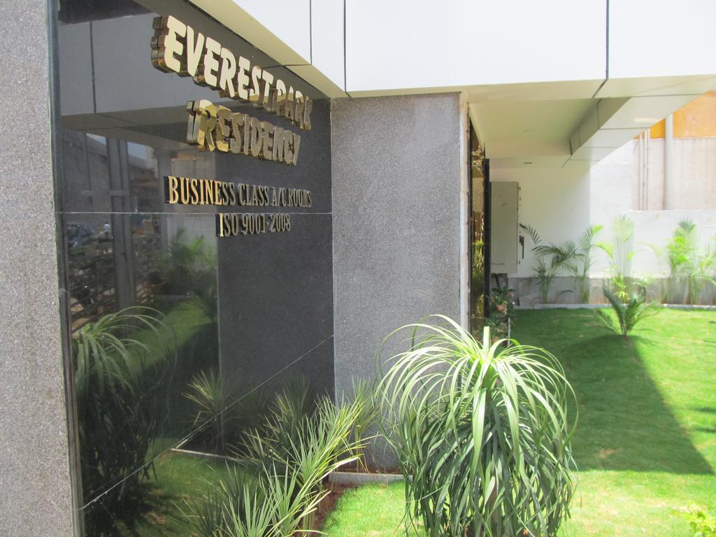 Hotel Everest Park Residencia Tiruchirappalli Exterior foto