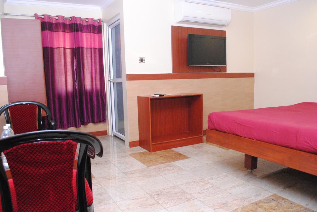 Hotel Everest Park Residencia Tiruchirappalli Habitación foto
