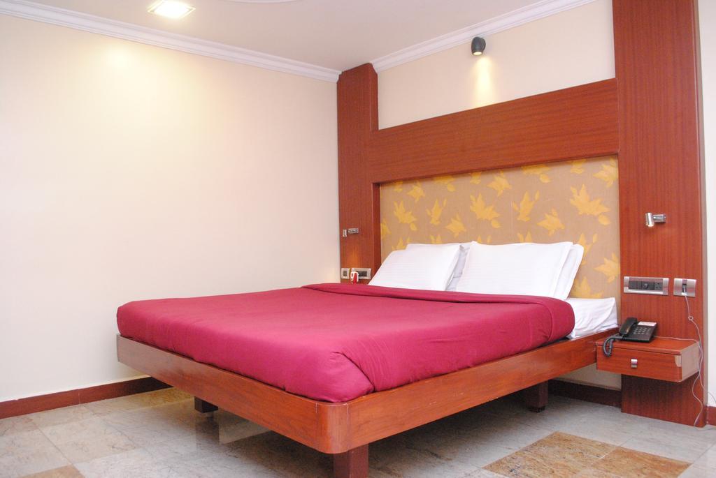 Hotel Everest Park Residencia Tiruchirappalli Habitación foto