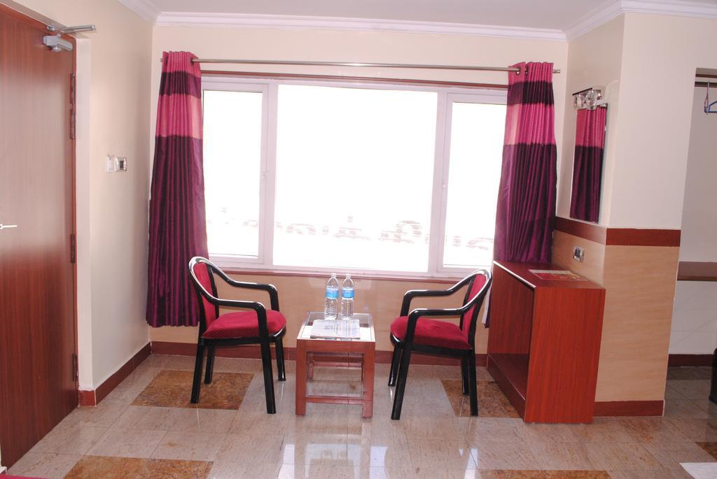 Hotel Everest Park Residencia Tiruchirappalli Habitación foto