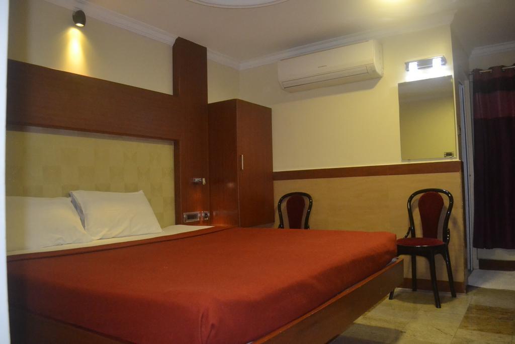 Hotel Everest Park Residencia Tiruchirappalli Habitación foto