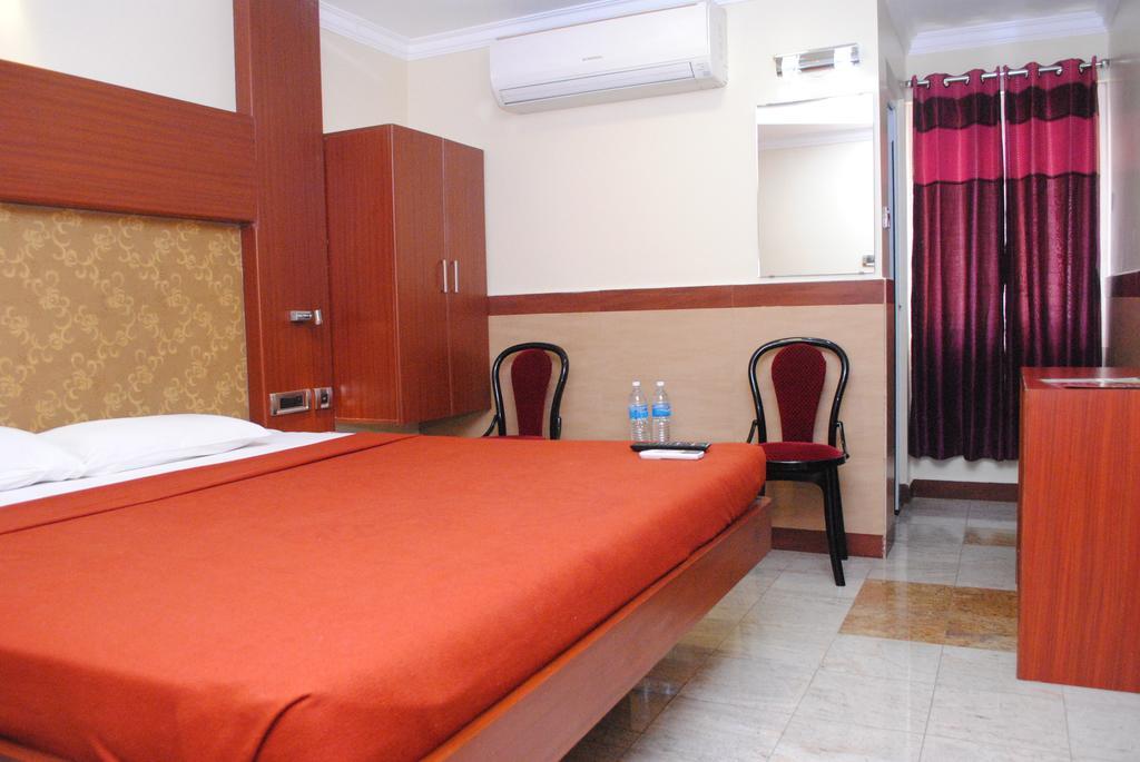 Hotel Everest Park Residencia Tiruchirappalli Habitación foto
